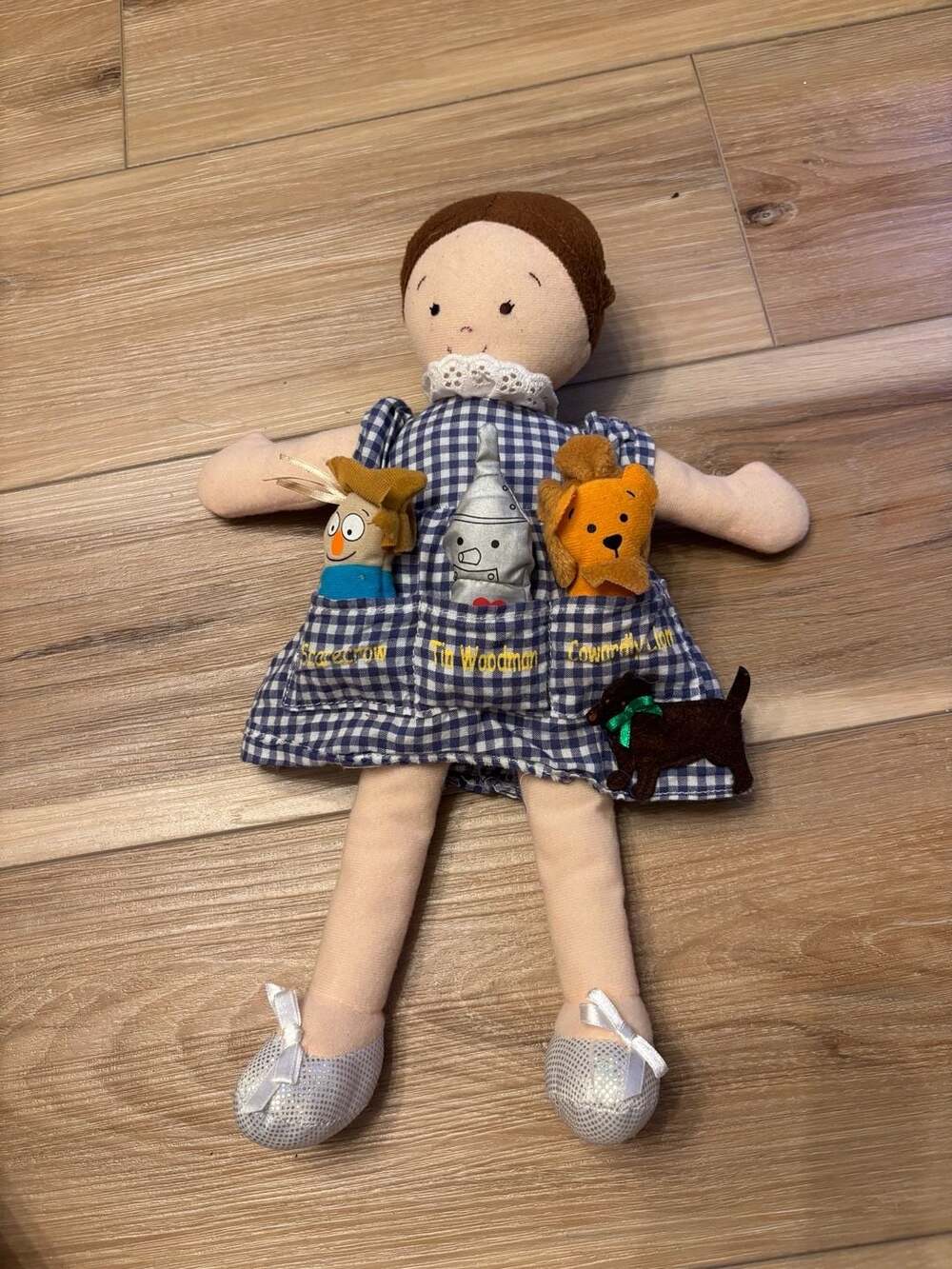 Wizard of Oz Dolly Pockets Dorothy Doll with Finger Puppets